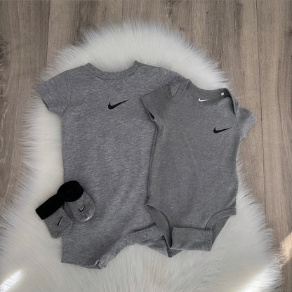 Nike Boys Romper Set - 0/6 months