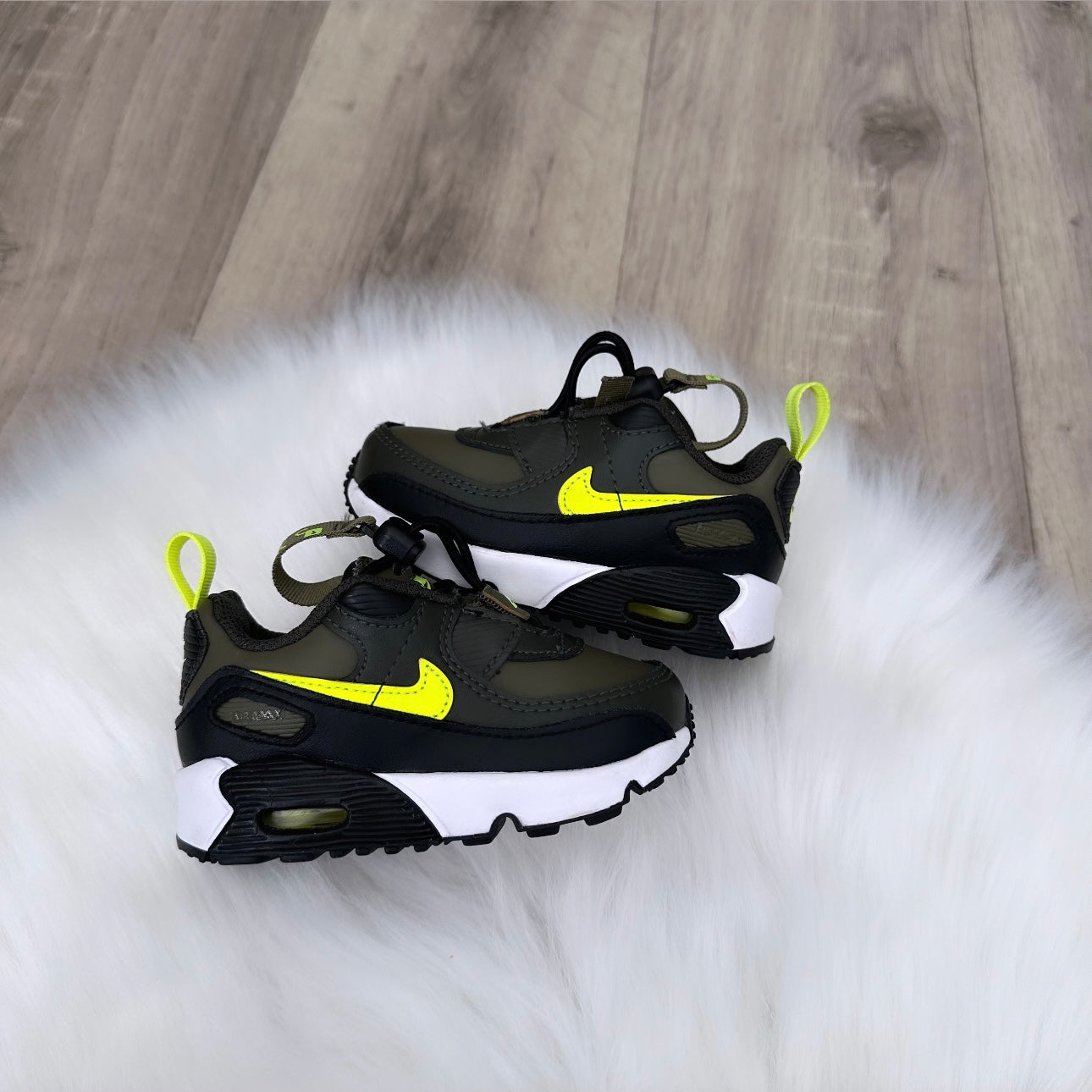 Nike Boys Air Max Trainers - 4.5