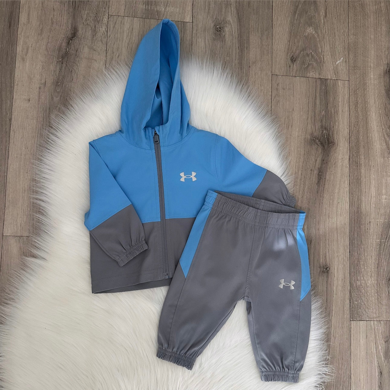 Under Armour Boys Tracksuit - 0/3 months