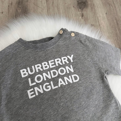 Burberry Unisex T shirt - 6M