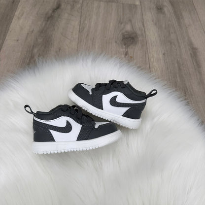 Jordan 1 ‘Iron Grey’ Boys Trainers - 3.5 UK
