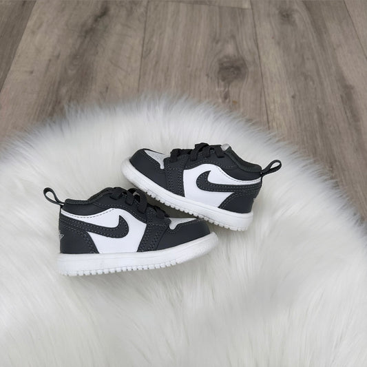 Jordan 1 ‘Iron Grey’ Boys Trainers - 3.5 UK