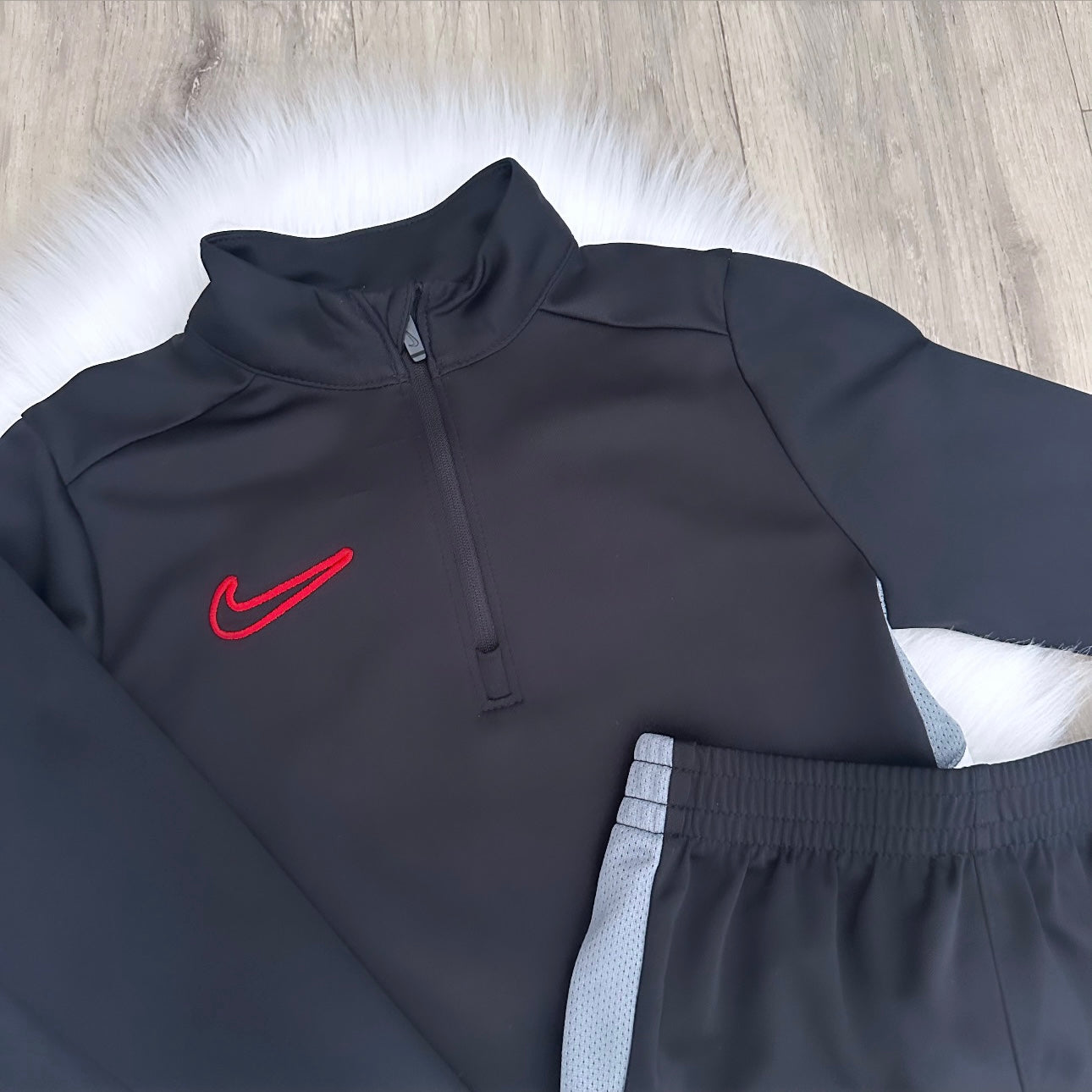 Nike Boys Shorts Set - 4/5 Years