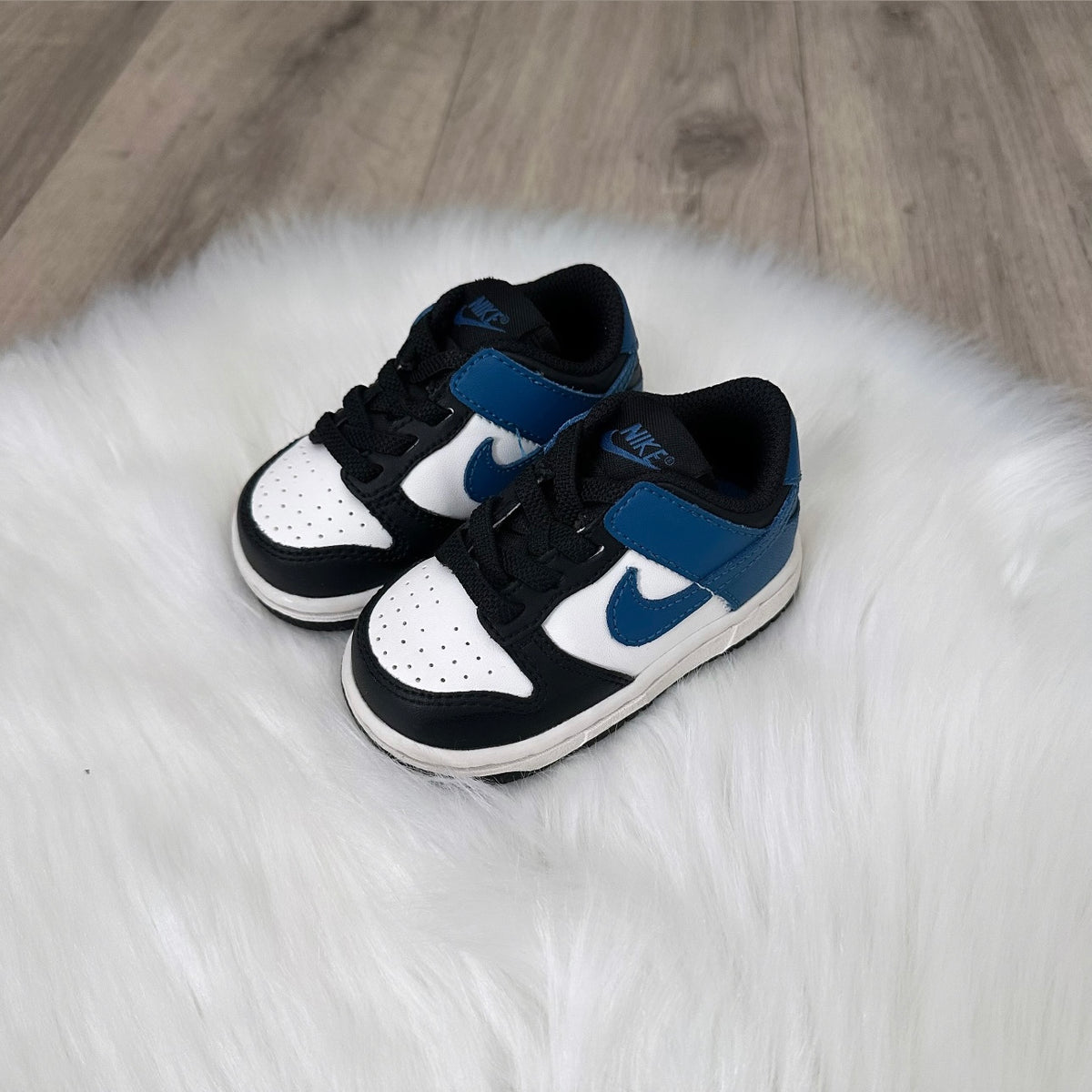 Nike Boys Dunks Trainers - 3.5 UK