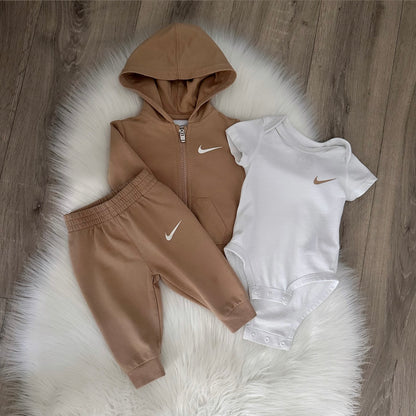 Nike Boys Tracksuit Set - 6M